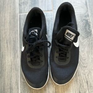 Women’s Nike Flex Experience- 10W